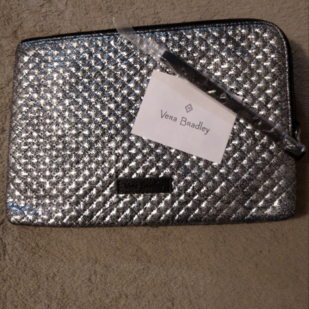 Vera Bradley Faux Leather Trim Iconic RFID Wristlet New with Tags